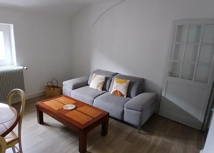 Doutre - 3e Etage Lägenhet *